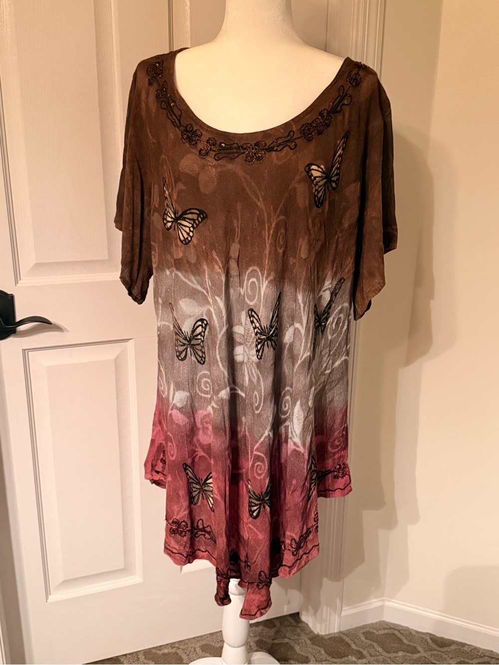 Butterfly Ombre Scoop Neck Tunic Top in Brown and Pink